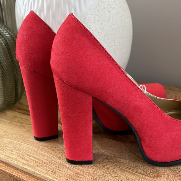 NWT Red Mossimo Platform Heels - Picture 7 of 8